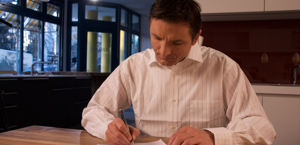 Küchen.Geräte.Partner. Garantie - jahrelang auf der sicheren Seite. Küchen.Geräte.Partner. Garantie - jahrelang auf der sicheren Seite.